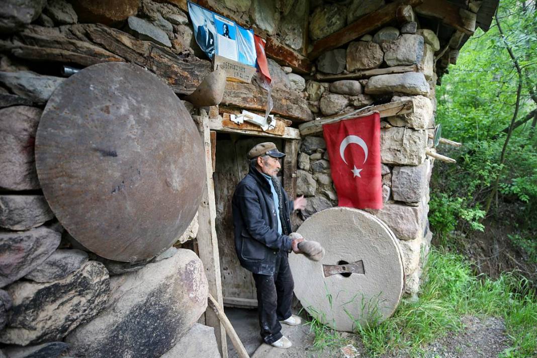 Kurtuluş Savaşı'nda binlerce insanı doyuran tarihi değirmen, 300 yıldır un öğütüyor 8
